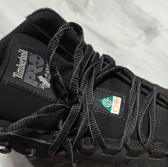 Timberland light weight safety boots - Picture 3 of 3